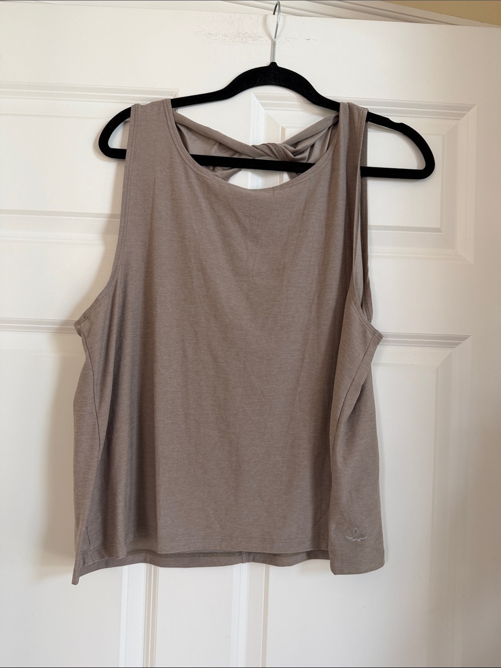 Beyond Yoga Twist-Back Tank Top - Taupe